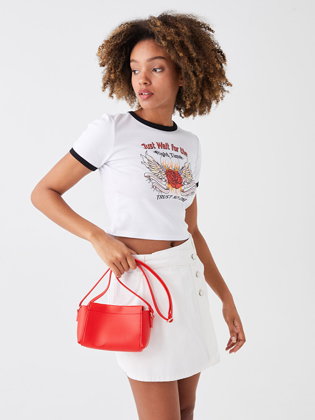 Kırmızı Deri Görünümlü Kadın Çapraz Çanta