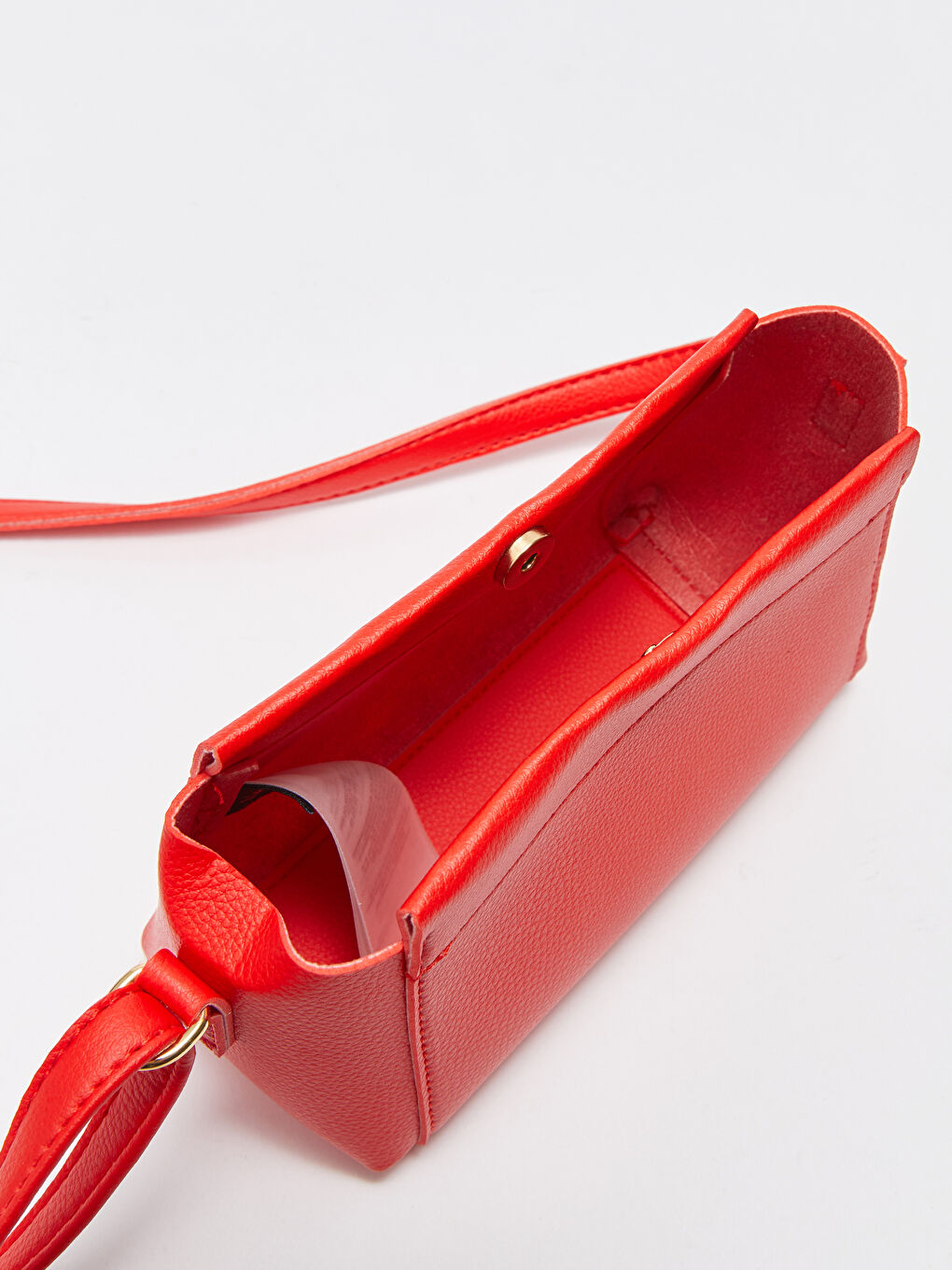 Kırmızı Deri Görünümlü Kadın Çapraz Çanta-5