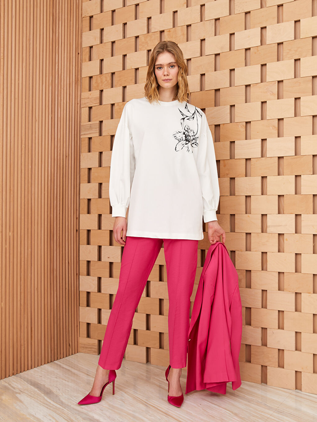 Women's Elastic Waist Relaxed Fit Regular Trousers