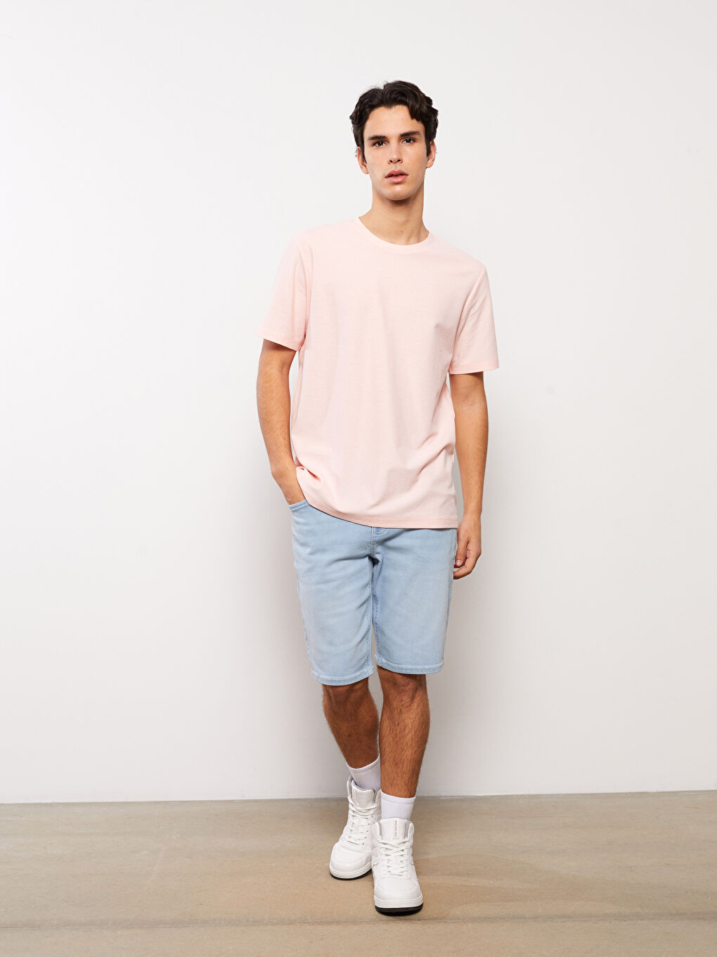 Pembe Bisiklet Yaka Kısa Kollu Erkek Tişört-2