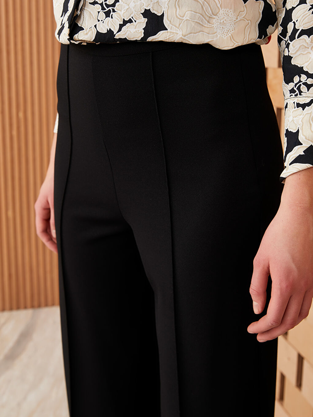 بنطلون كريب سادة عادي للسيدات-4