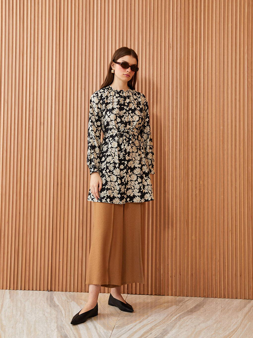 Comfortable Fit Plain Wide Leg Women's Trousers-1