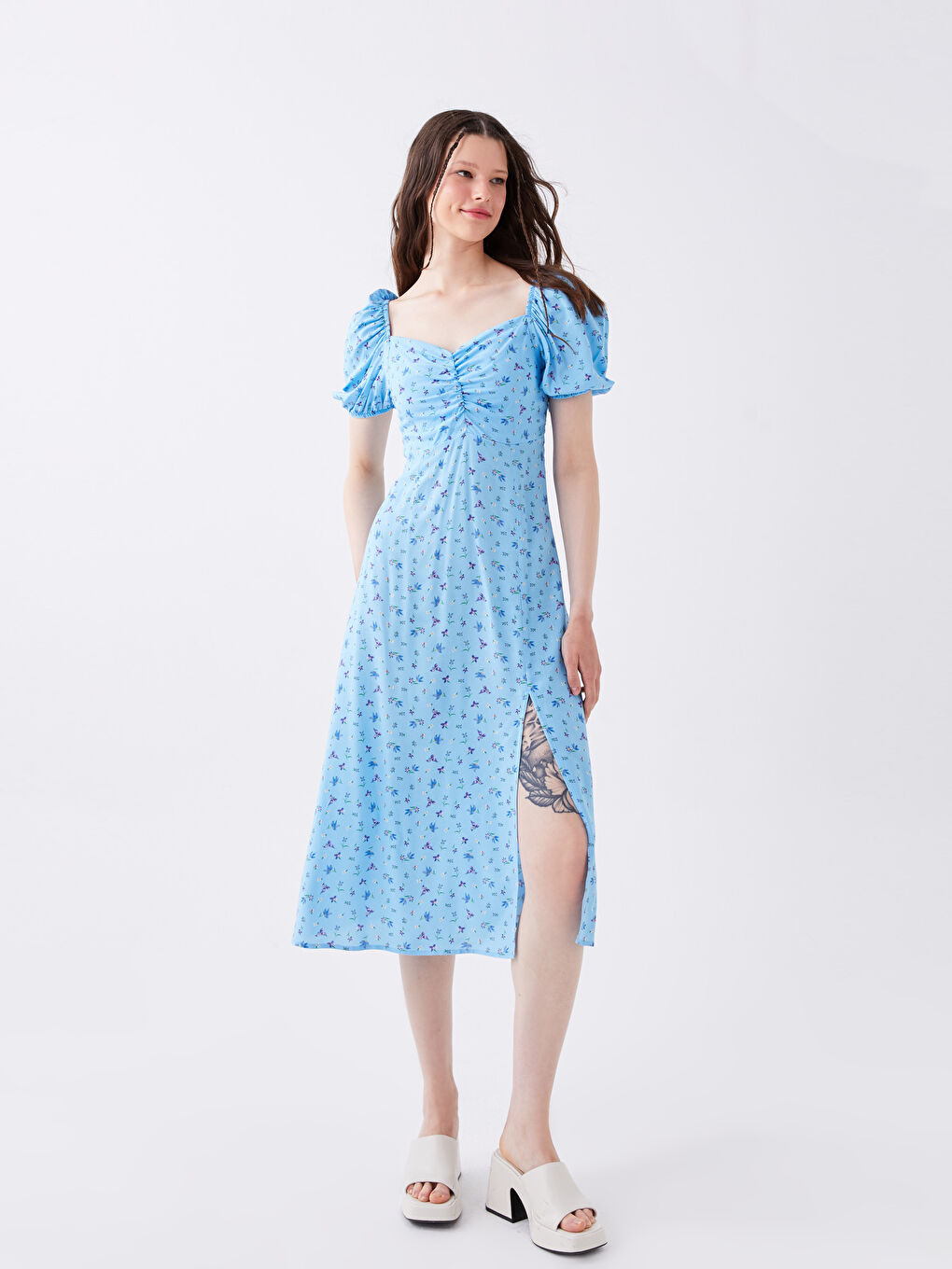 XSIDE Robe en Viscose à Manches Courtes avec Encolure Cœur et Motif Floral pour Femmes -S3DE28Z8-JSW