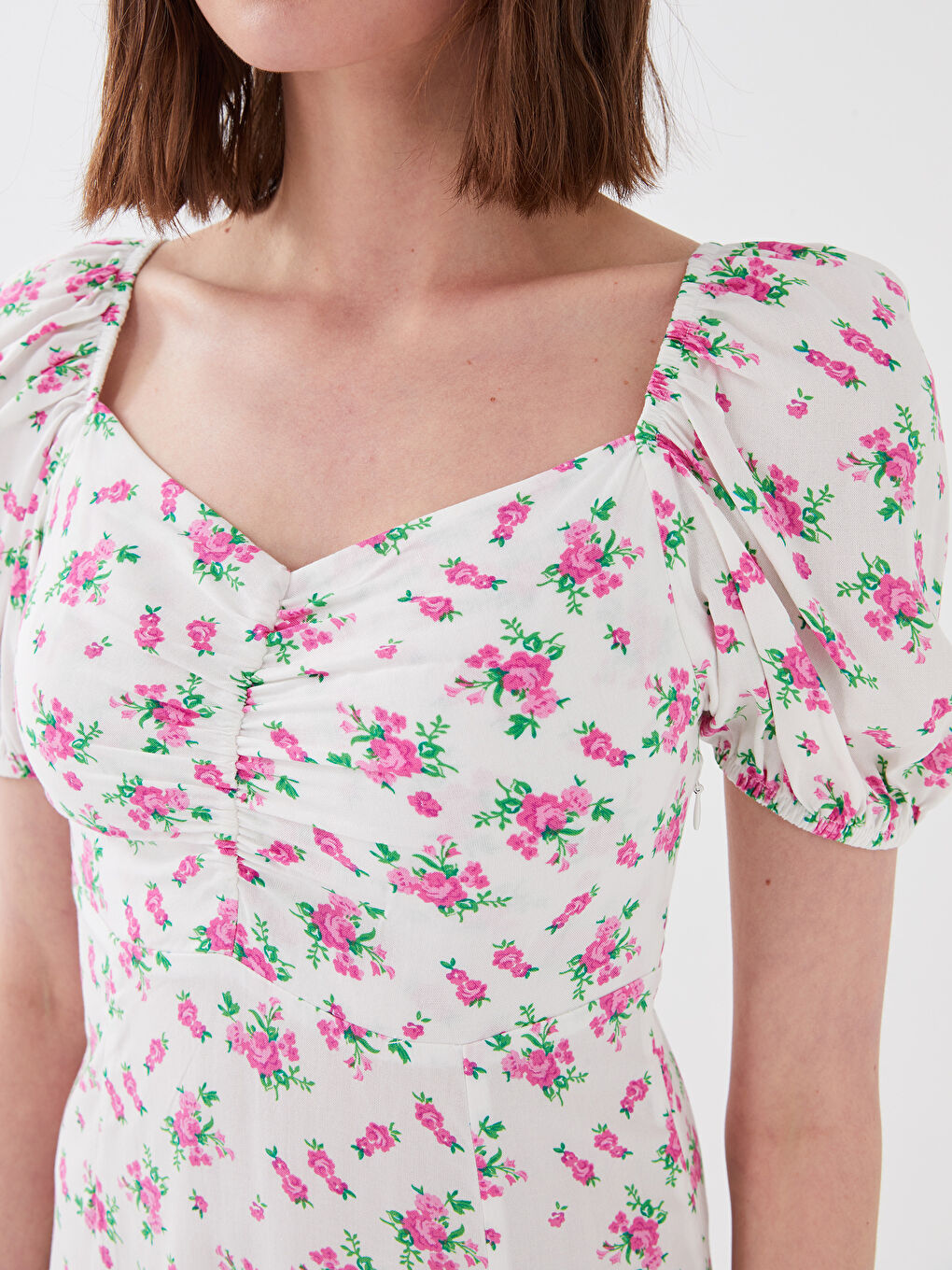 Платье с вырезом «Сердечко», цветочным узором, коротким рукавом из вискозы для женщин-7