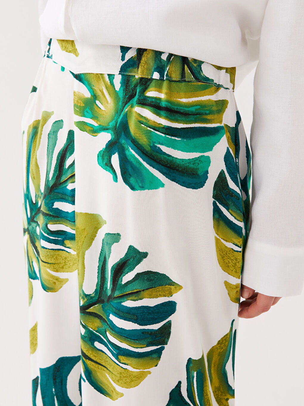 بنطلون بالازو مطبوع بخصر مطاطي للسيدات-2