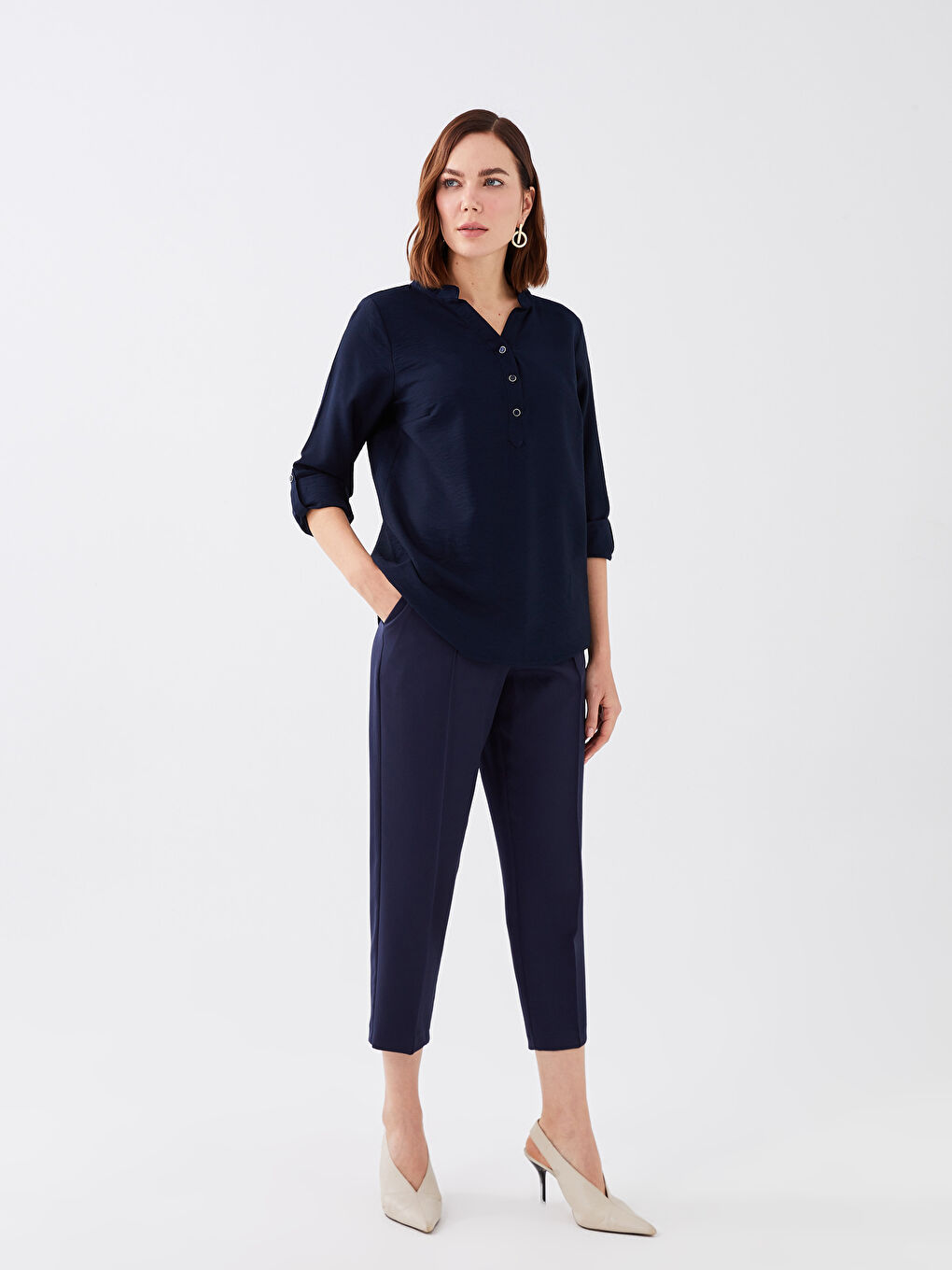 Lacivert Kaçık Yaka Düz Uzun Kollu Kadın Bluz-2