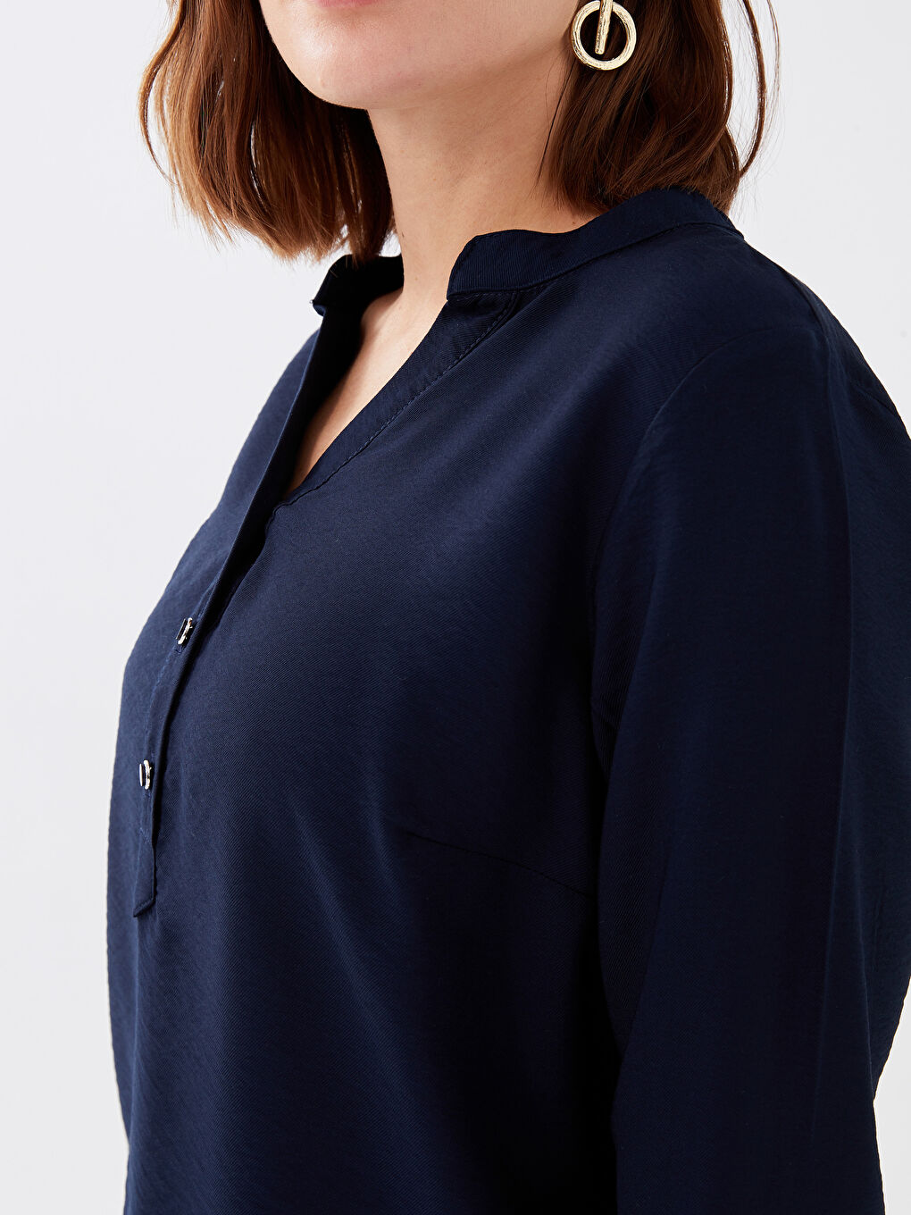 Lacivert Kaçık Yaka Düz Uzun Kollu Kadın Bluz-3