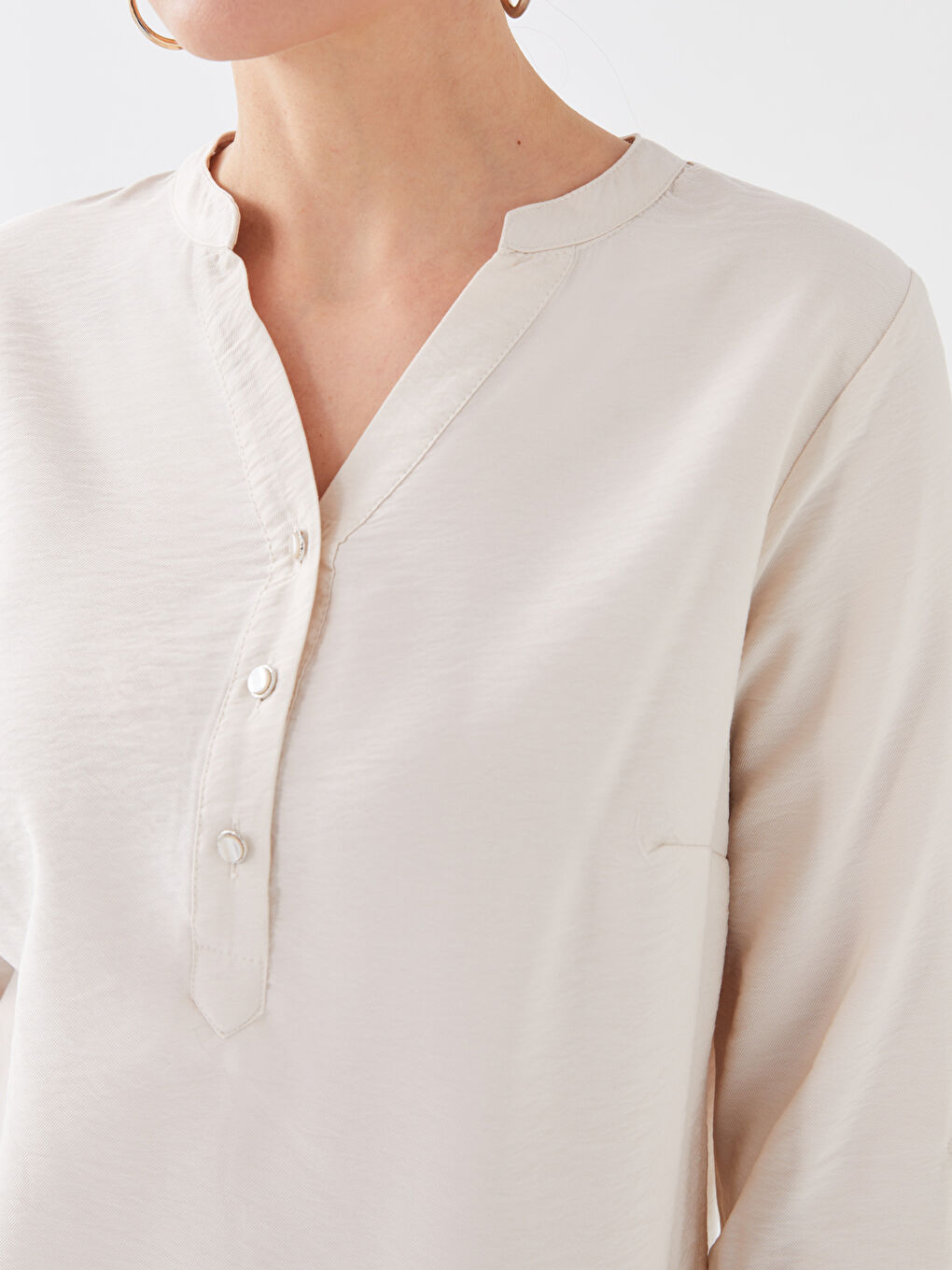 Gri Kaçık Yaka Düz Uzun Kollu Kadın Bluz-3