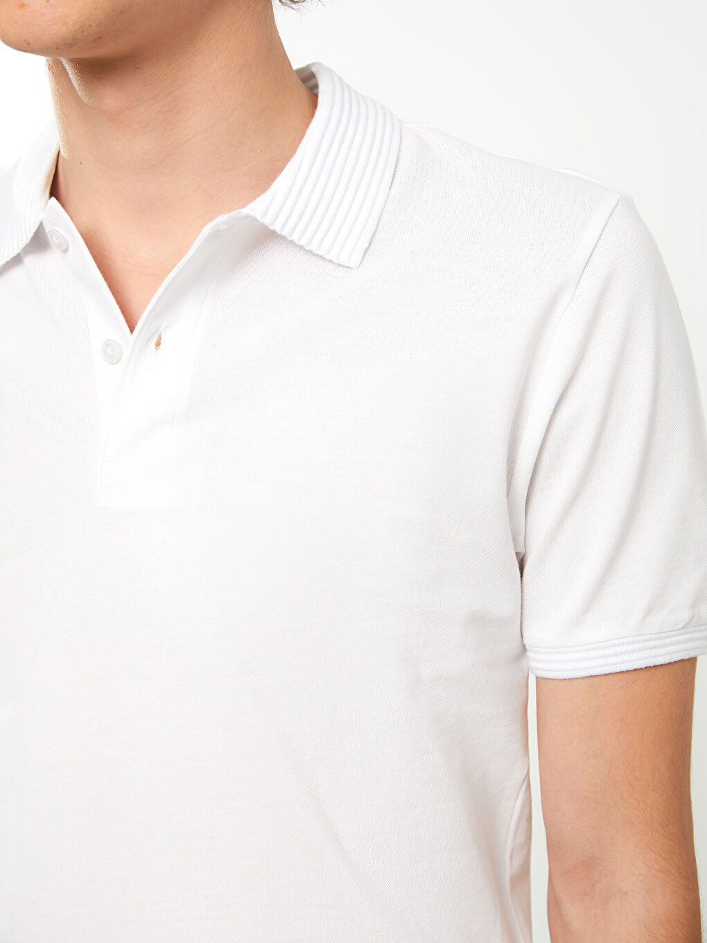 Beyaz Polo Yaka Kısa Kollu Erkek Tişört-3