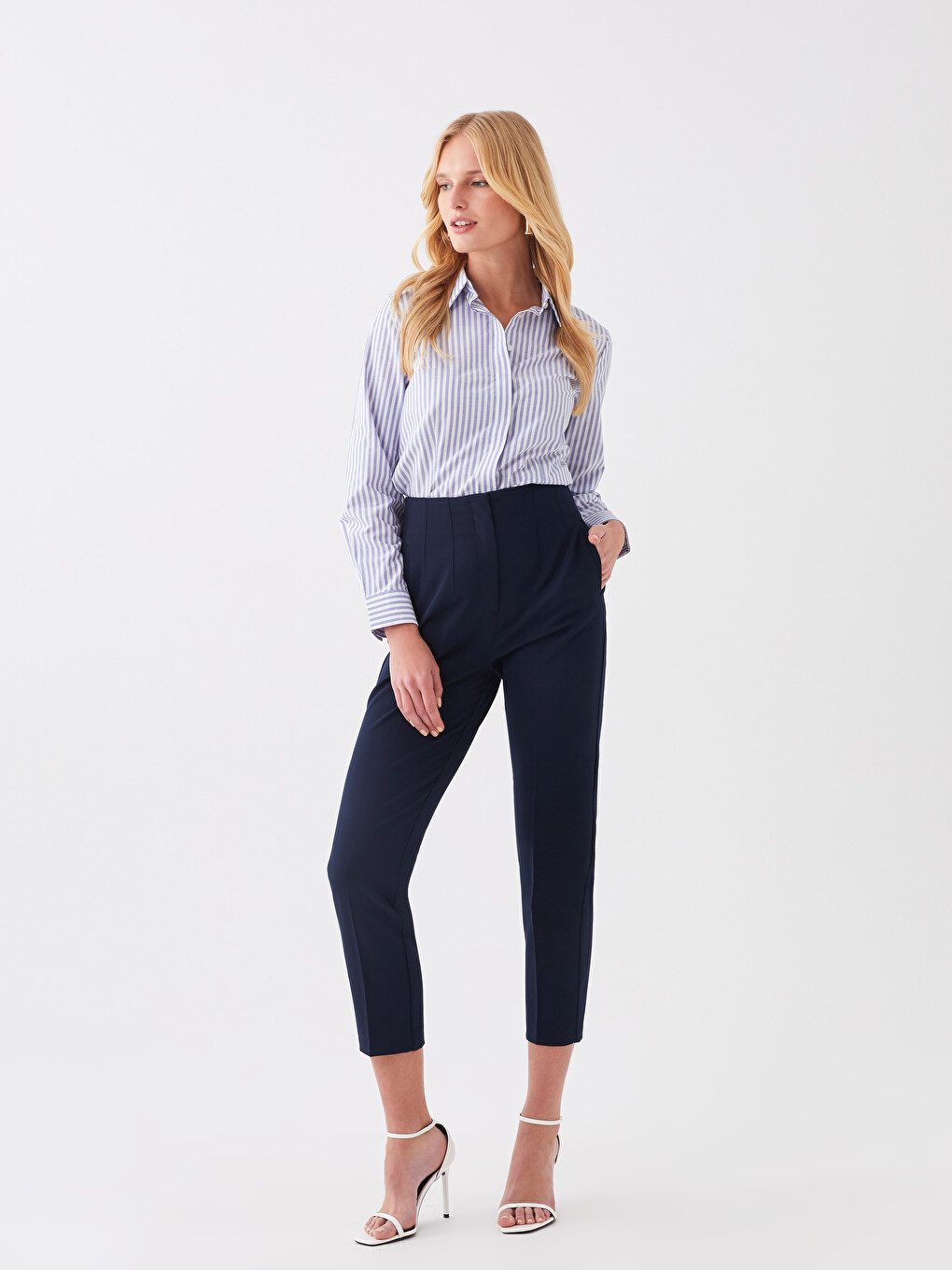 Women's Carrot Fit Plain Trousers