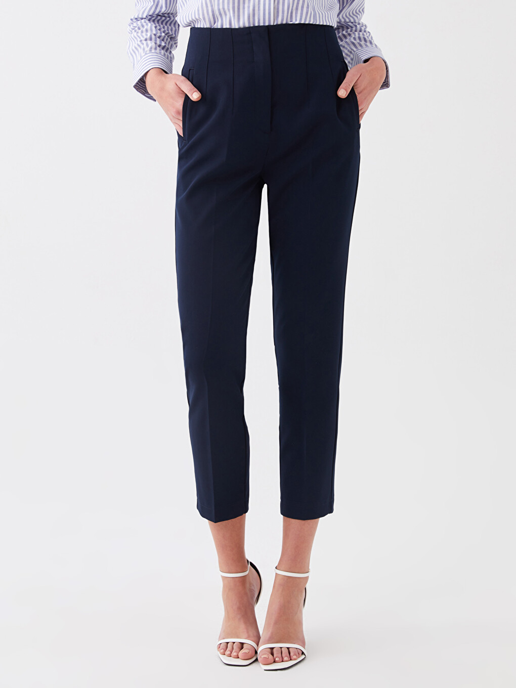 Women's Carrot Fit Plain Trousers-2
