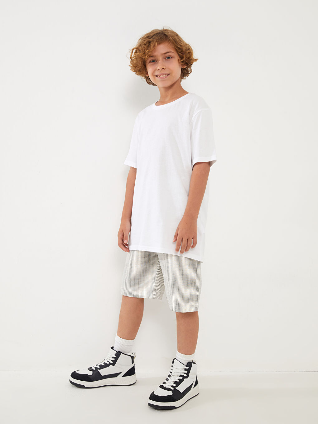Beyaz Çizgili Erkek Çocuk Bermuda-1