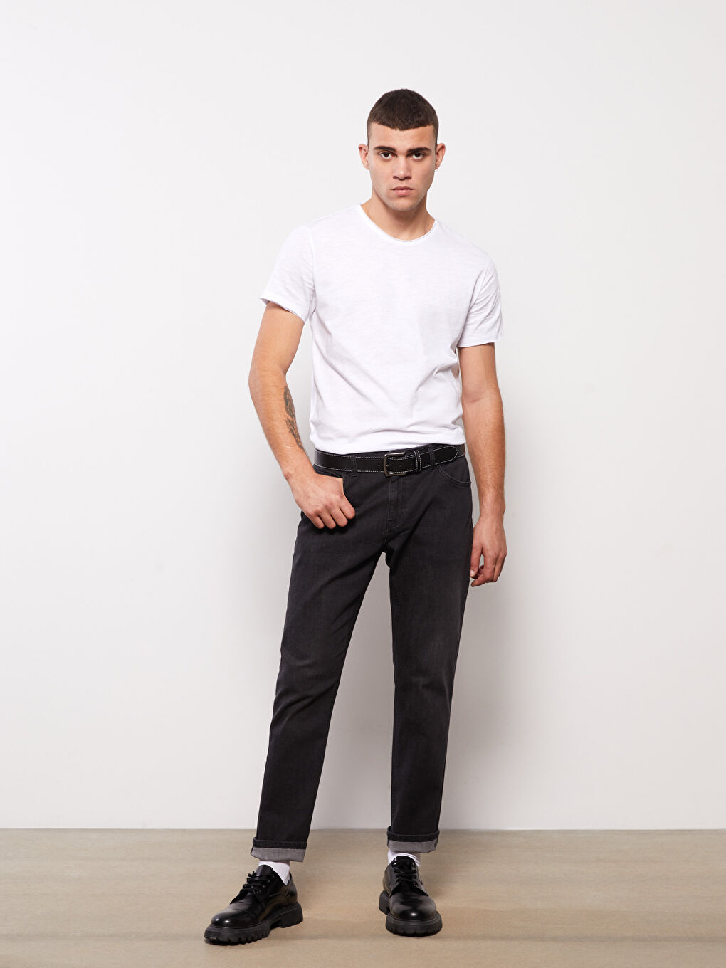 T-shirt à Manches Courtes pour Hommes avec Col Rond-1