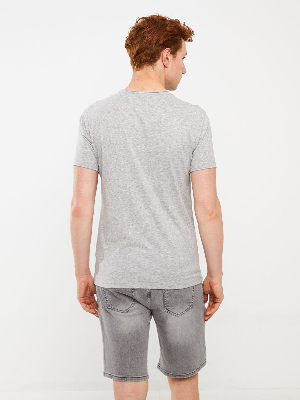 Gri Bisiklet Yaka Kısa Kollu Erkek Tişört-5