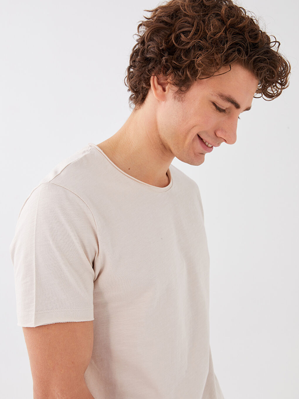 Bej Bisiklet Yaka Kısa Kollu Erkek Tişört