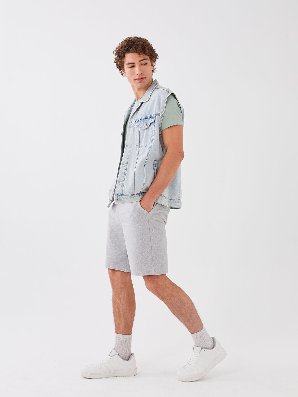 Gri Standart Kalıp Beli Lastikli Erkek Şort