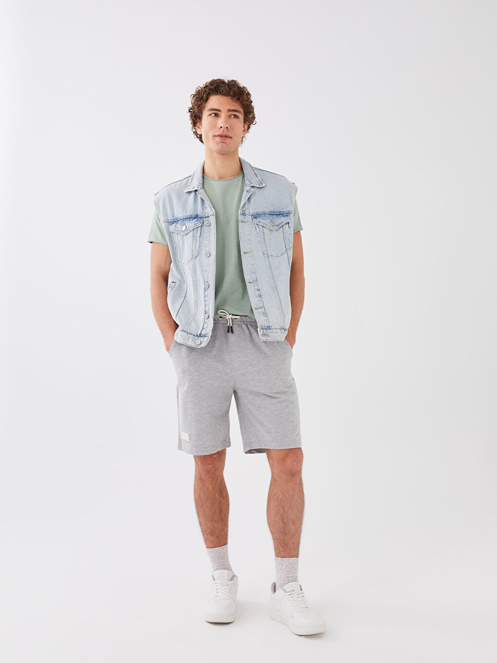 Gri Standart Kalıp Beli Lastikli Erkek Şort-1