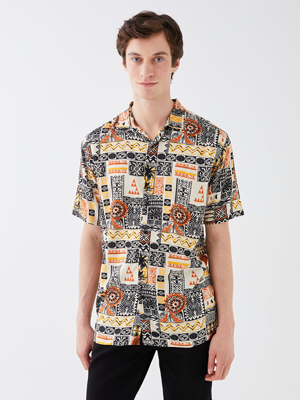 Bej Regular Fit Kısa Kollu Desenli Viskon Erkek Gömlek-1