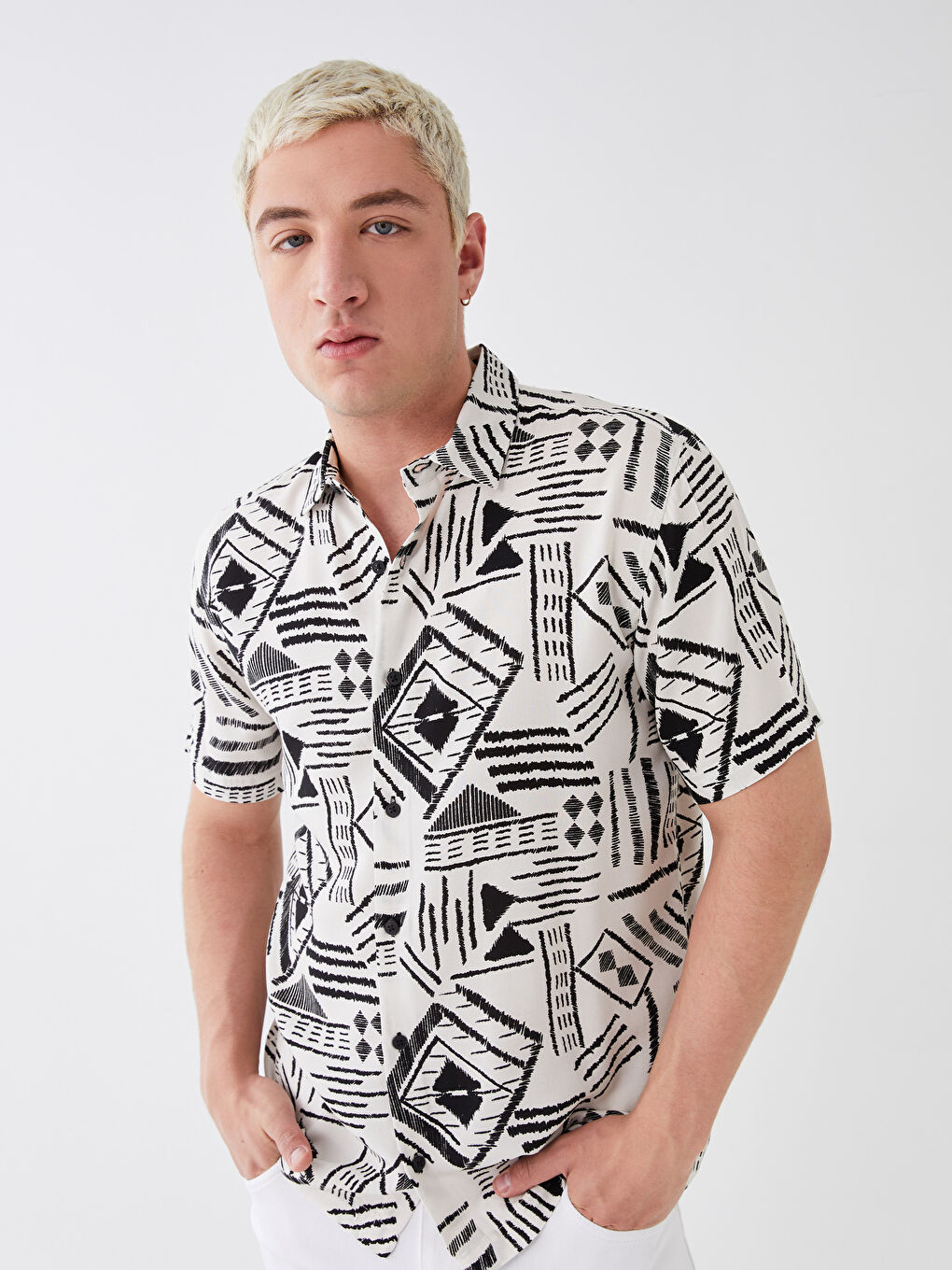 Bej Regular Fit Kısa Kollu Desenli Viskon Erkek Gömlek