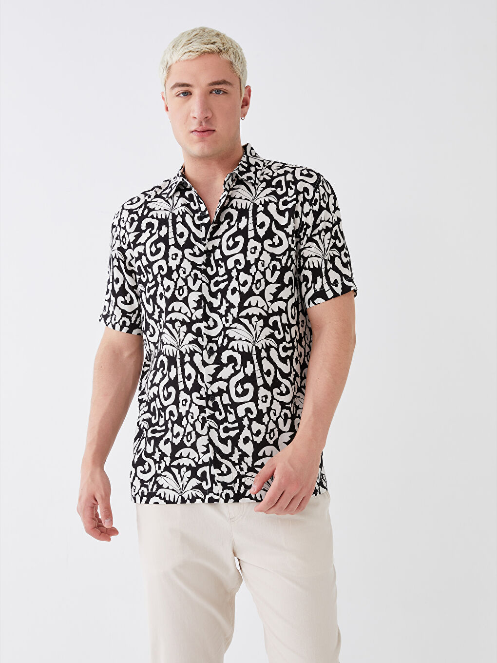 Bej Regular Fit Kısa Kollu Desenli Viskon Erkek Gömlek-1