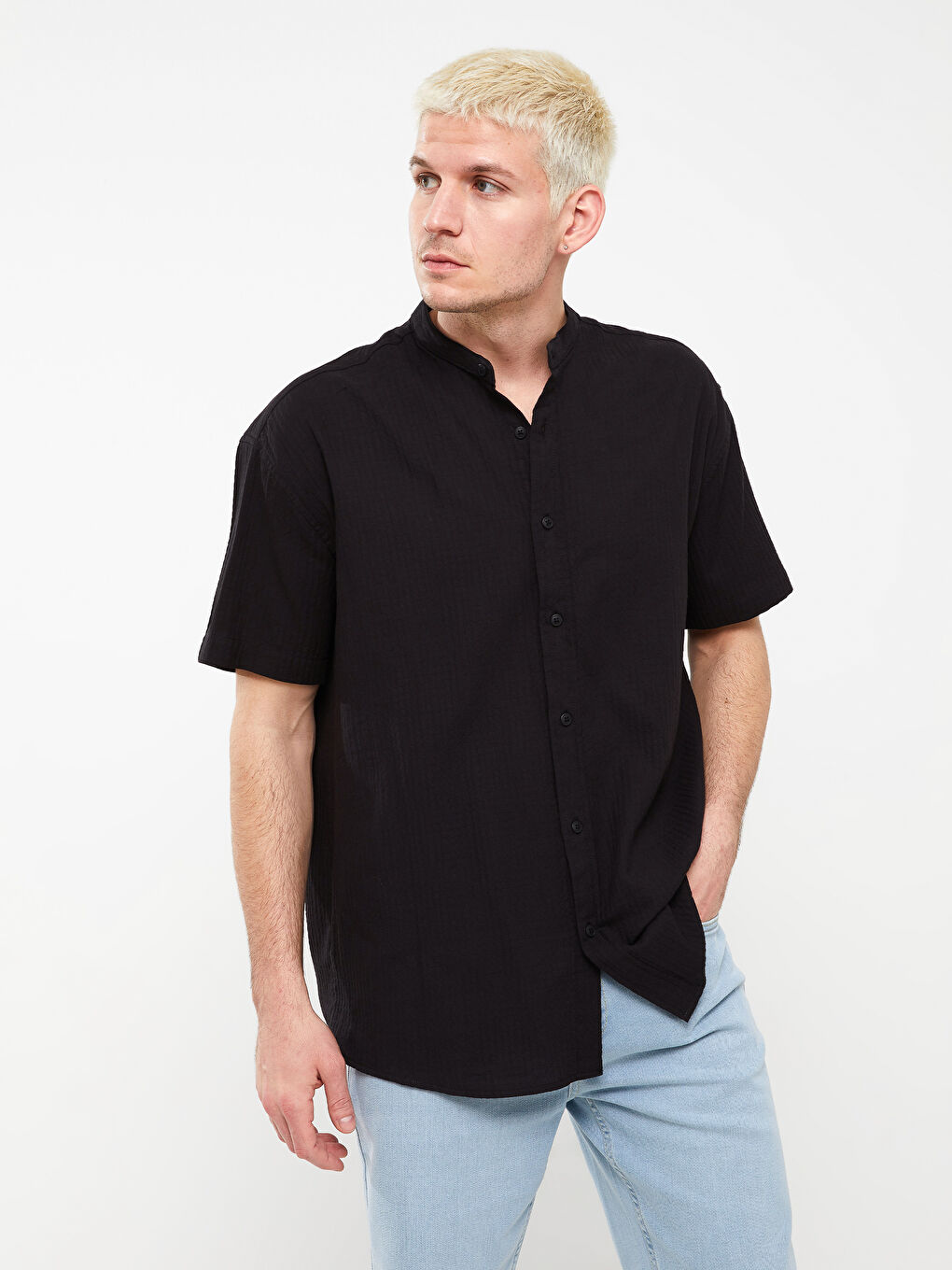 Siyah Rahat Kalıp Kısa Kollu Erkek Gömlek-1