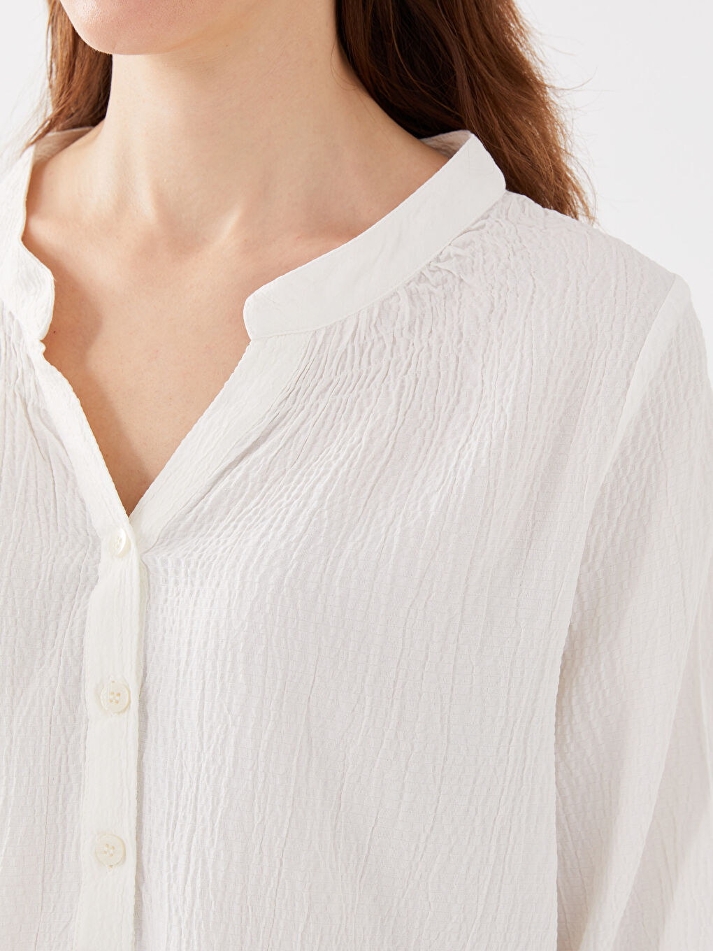 بلوزة نسائية واسعة الحجم بأكمام طويلة وياقة مقصوصة سادة-3