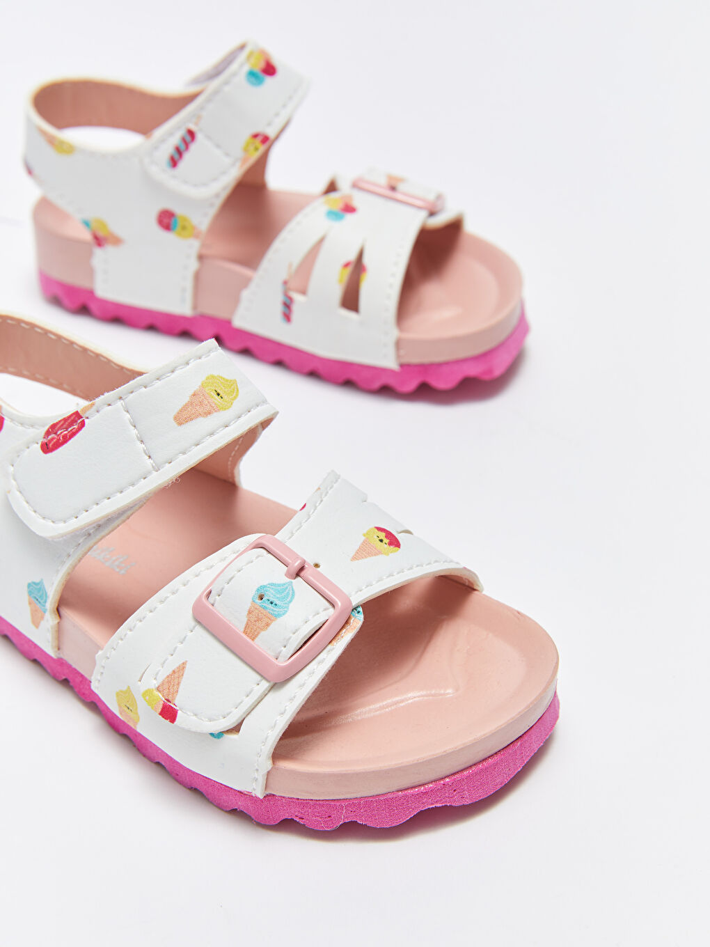 Beyaz Baskılı Çift Bantlı Cırt Cırtlı Kız Bebek Sandalet-2