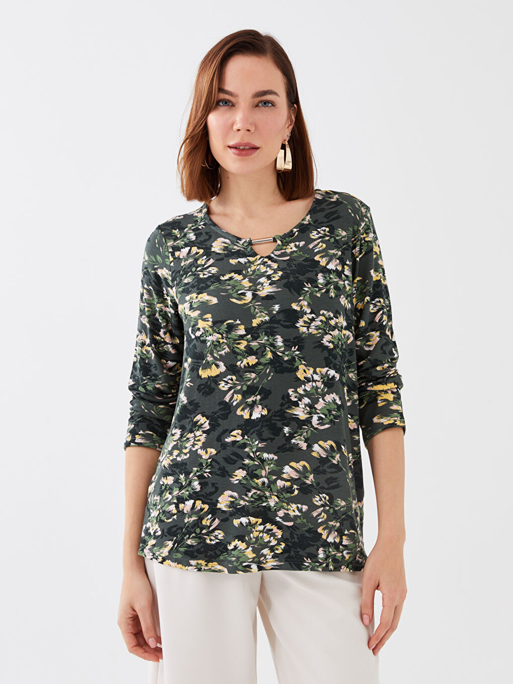 Haki Bisiklet Yaka Çiçekli Uzun Kollu Kadın Tişört