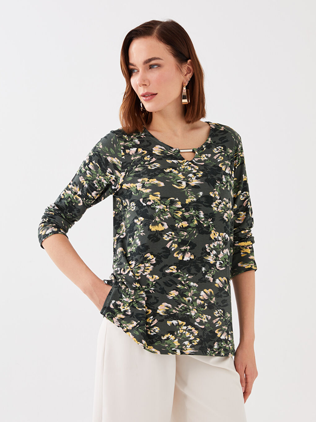 Haki Bisiklet Yaka Çiçekli Uzun Kollu Kadın Tişört-1