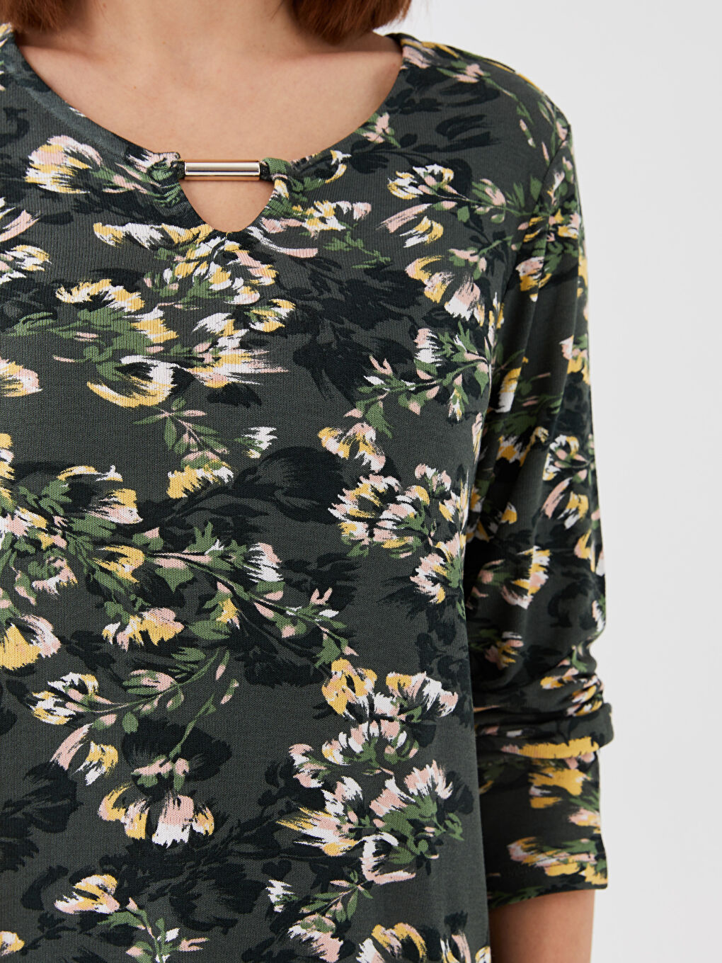 Haki Bisiklet Yaka Çiçekli Uzun Kollu Kadın Tişört-3