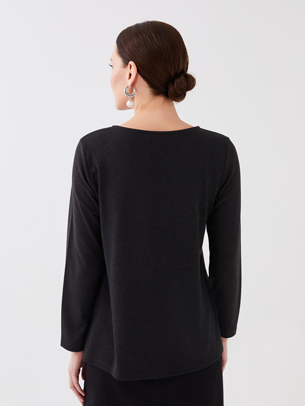 Antrasit Kadın Bağlamalı Yaka Nakışlı Uzun Kollu Bluz-3