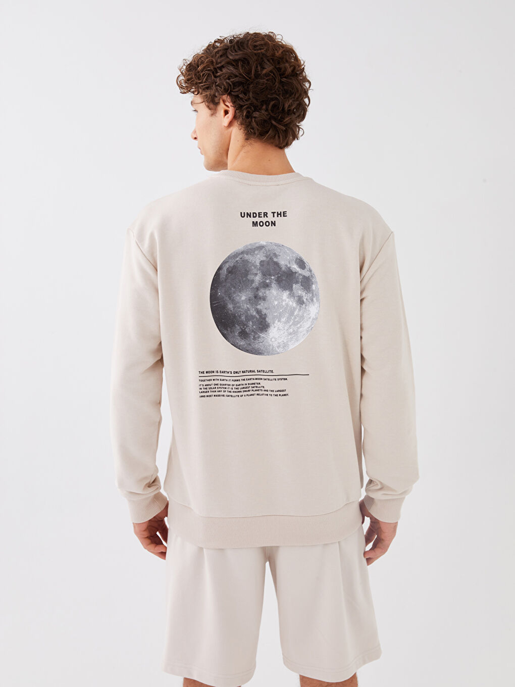 ерлерге арналған оверсайз дөңгелек жағалы ұзын жең принтті свитшот-4