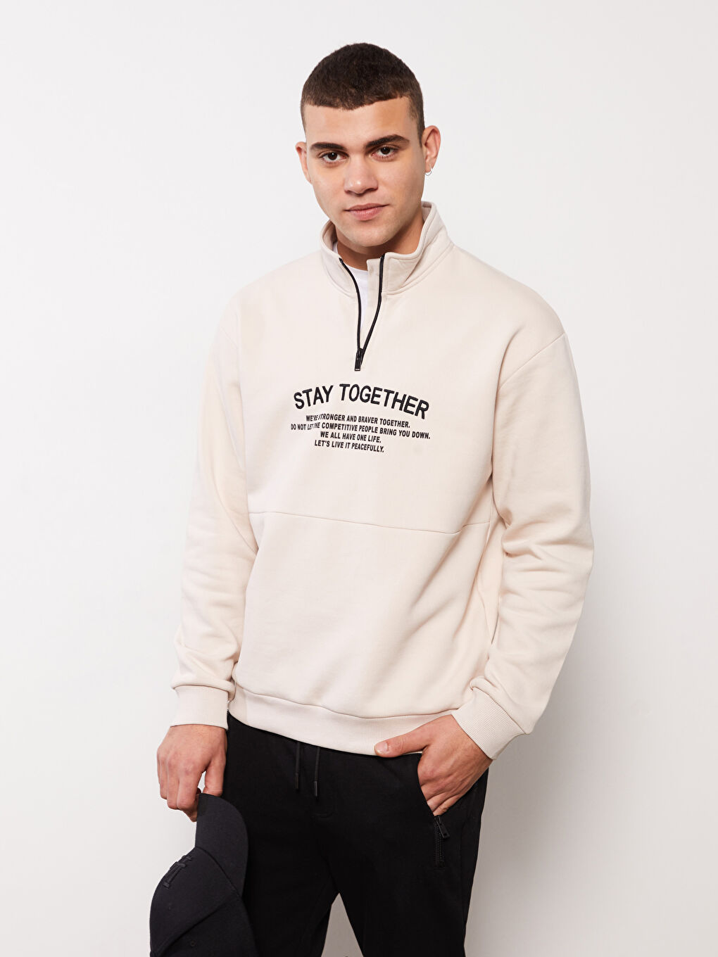 XSIDE Bej Dik Yaka Uzun Kollu Baskılı Erkek Sweatshirt