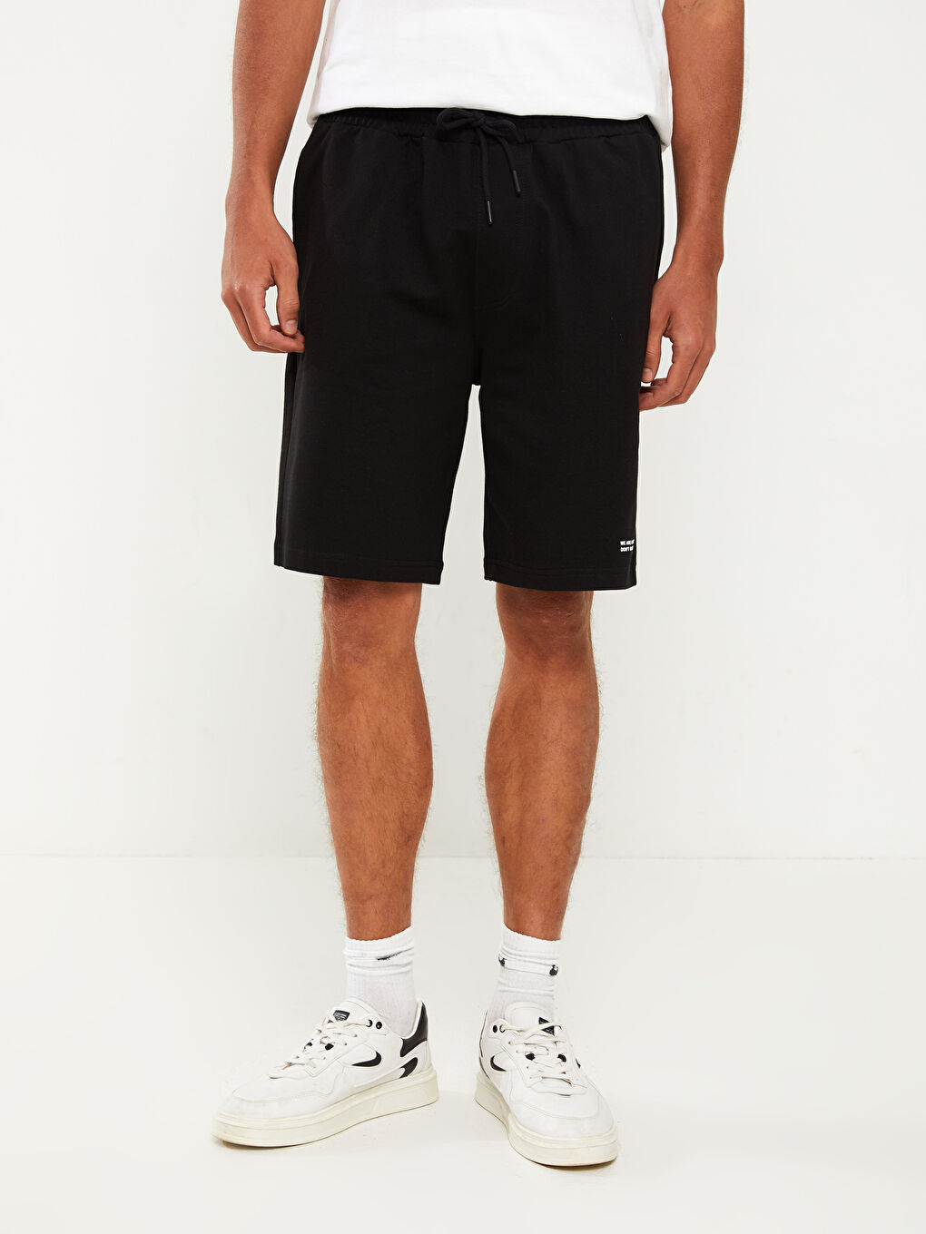 Siyah Standart Kalıp Erkek Şort-2