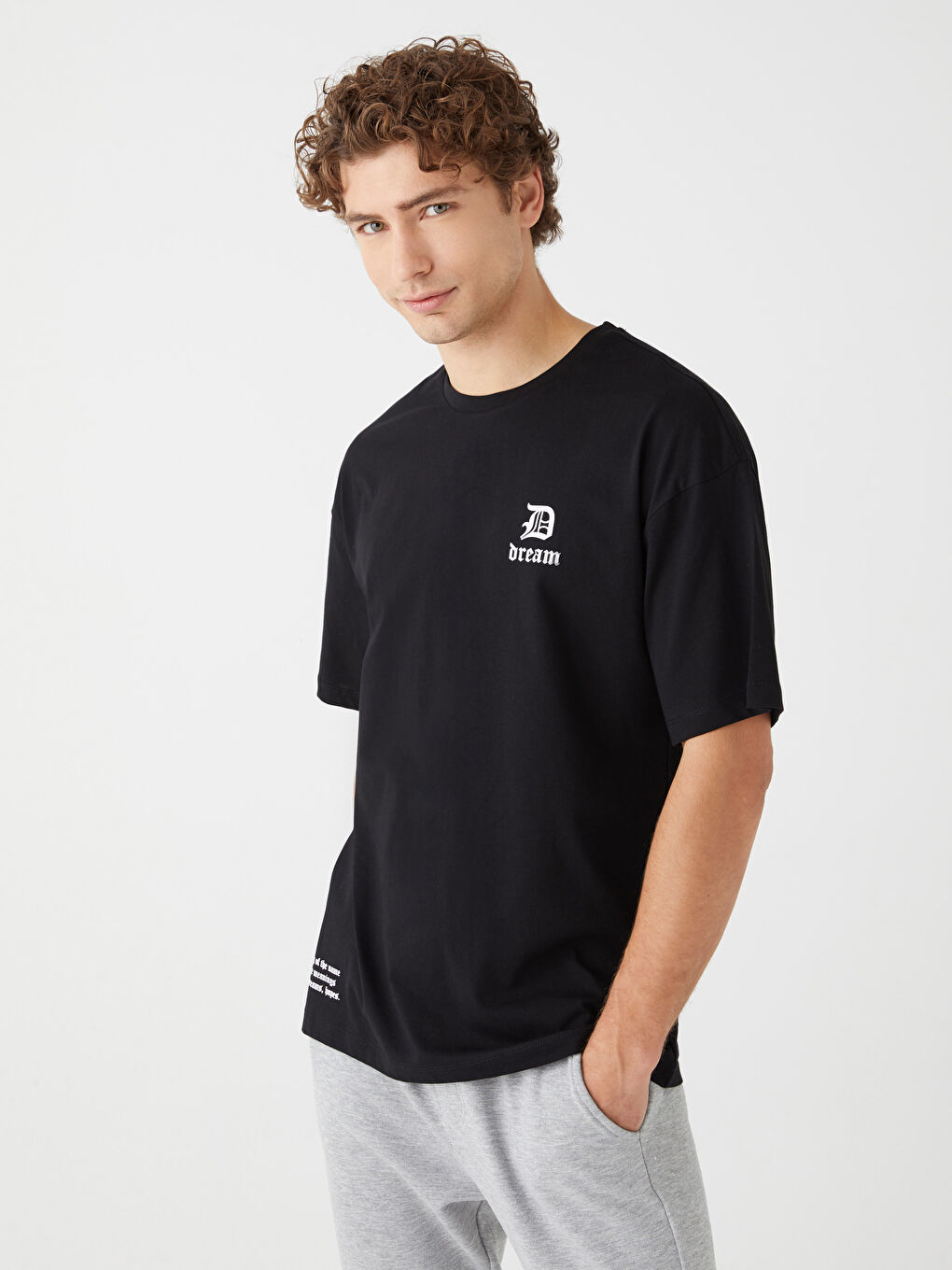 Siyah Bisiklet Yaka Kısa Kollu Baskılı Erkek Tişört-1