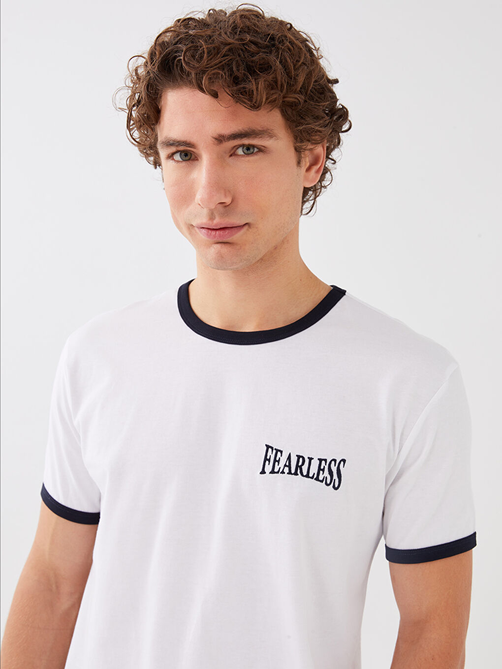 Beyaz Bisiklet Yaka Kısa Kollu Baskılı Penye Erkek Tişört