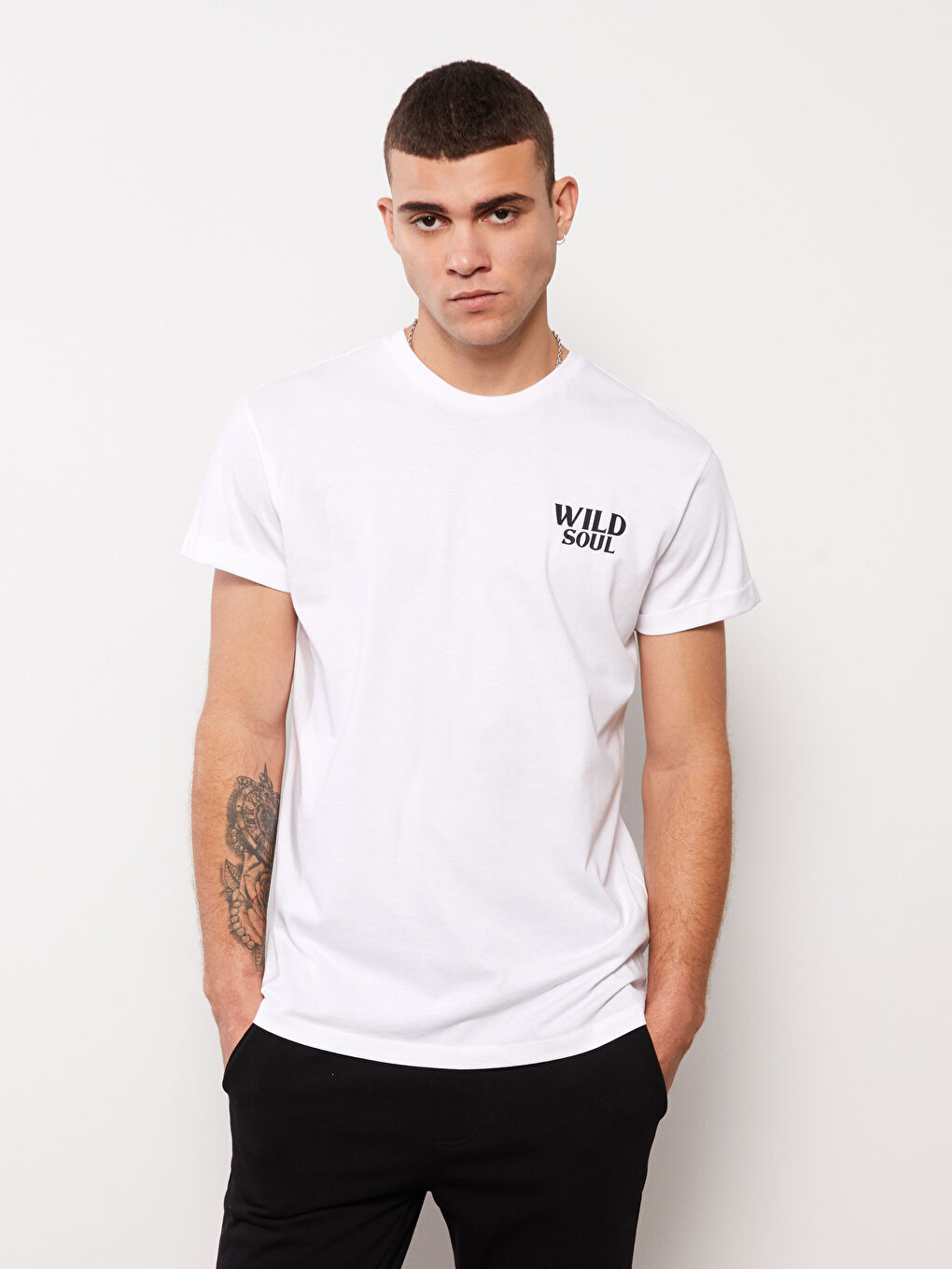 Beyaz Bisiklet Yaka Kısa Kollu Baskılı Penye Erkek Tişört