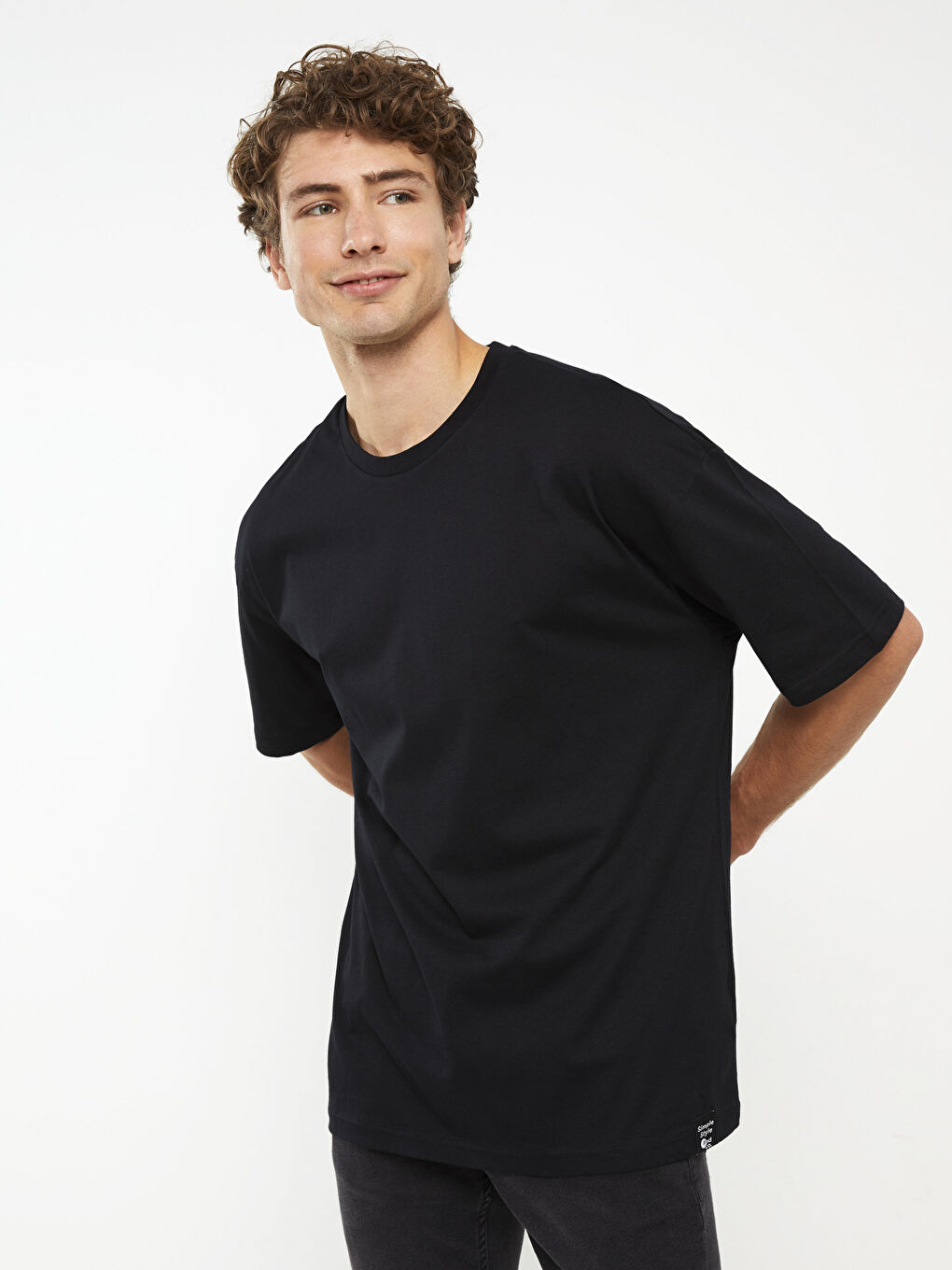 Siyah Bisiklet Yaka Penye Erkek Tişört-1