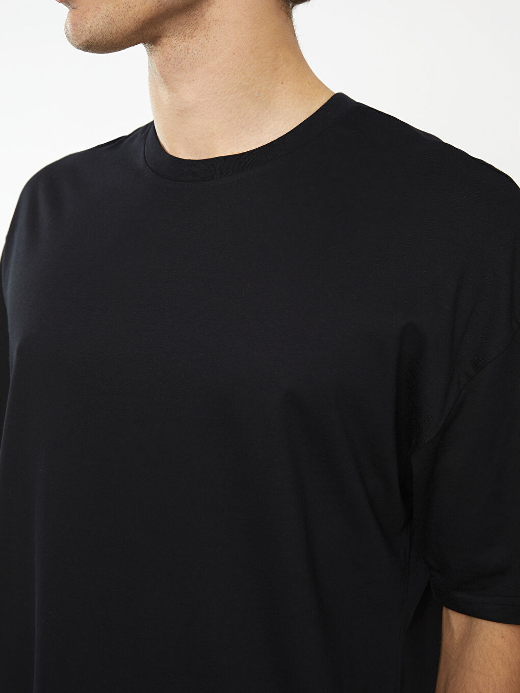 Siyah Bisiklet Yaka Penye Erkek Tişört-3