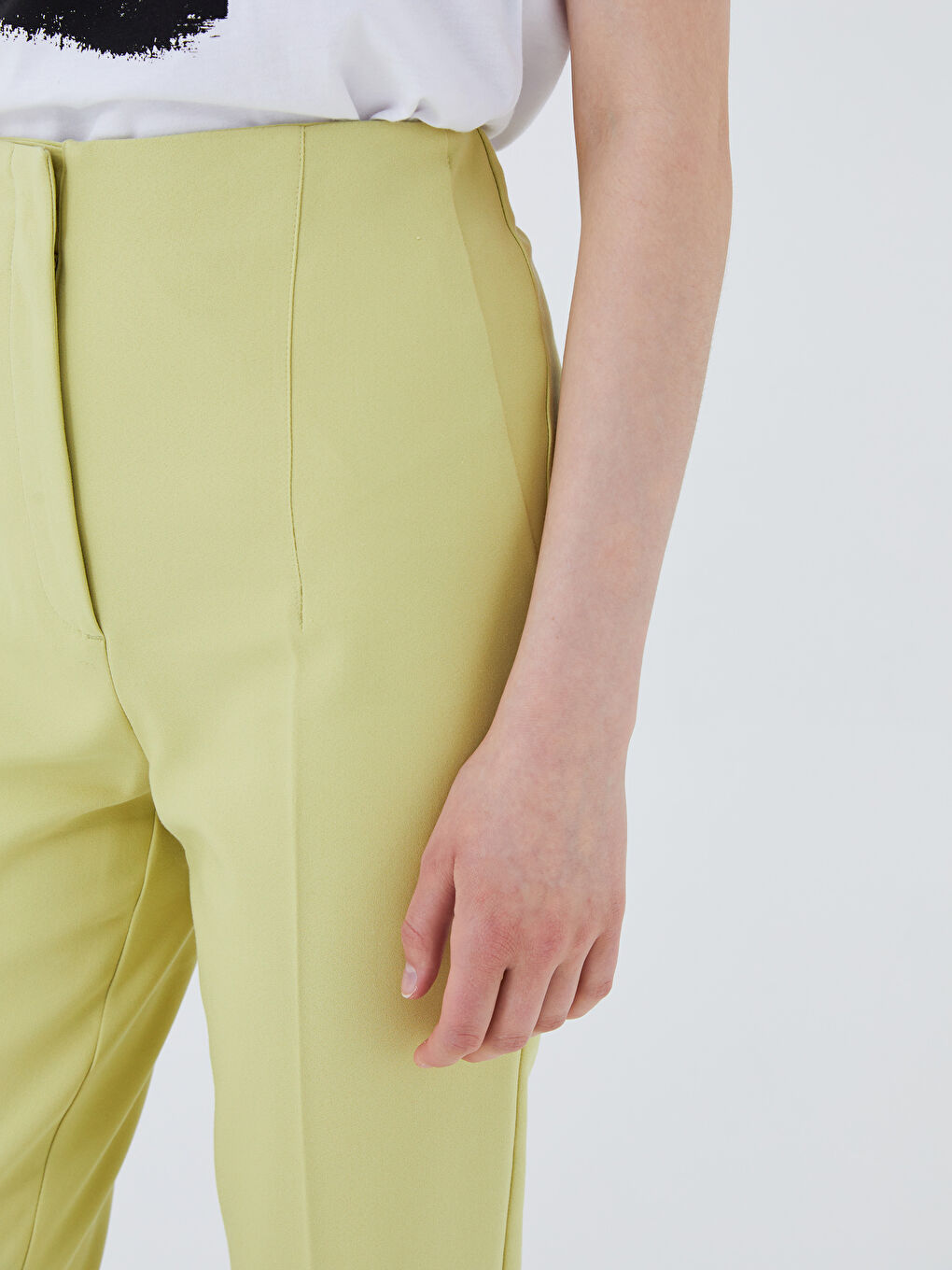 Women's Standard Fit Plain Trousers-4