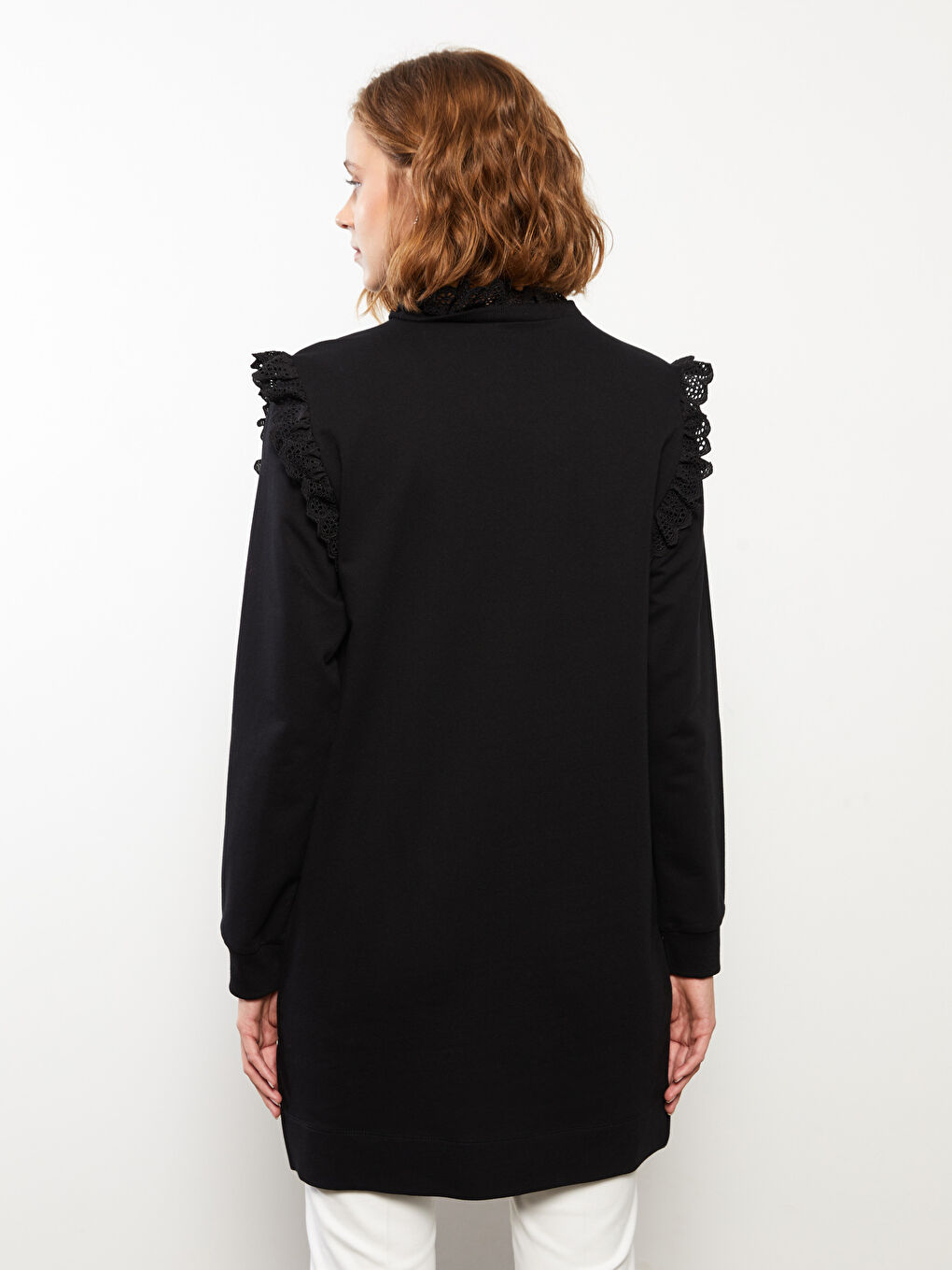 Siyah Dik Yaka Nakışlı Uzun Kollu Kadın Sweatshirt Tunik-4