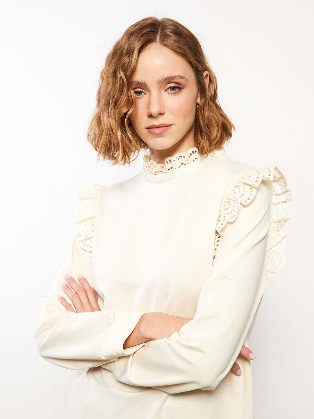 Ekru Dik Yaka Nakışlı Uzun Kollu Kadın Sweatshirt Tunik-1