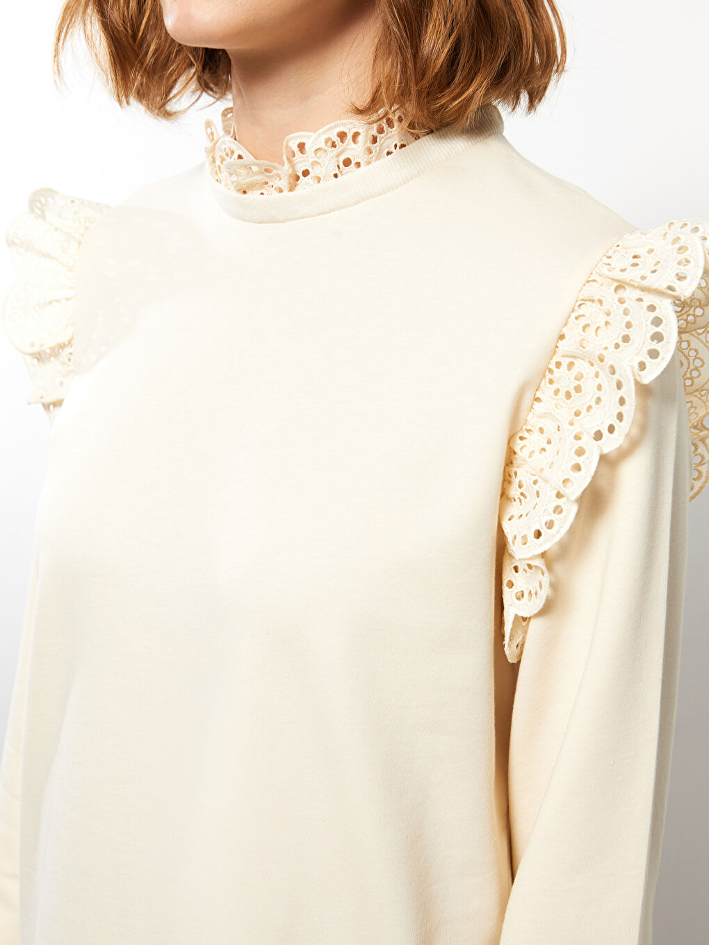 Ekru Dik Yaka Nakışlı Uzun Kollu Kadın Sweatshirt Tunik-3