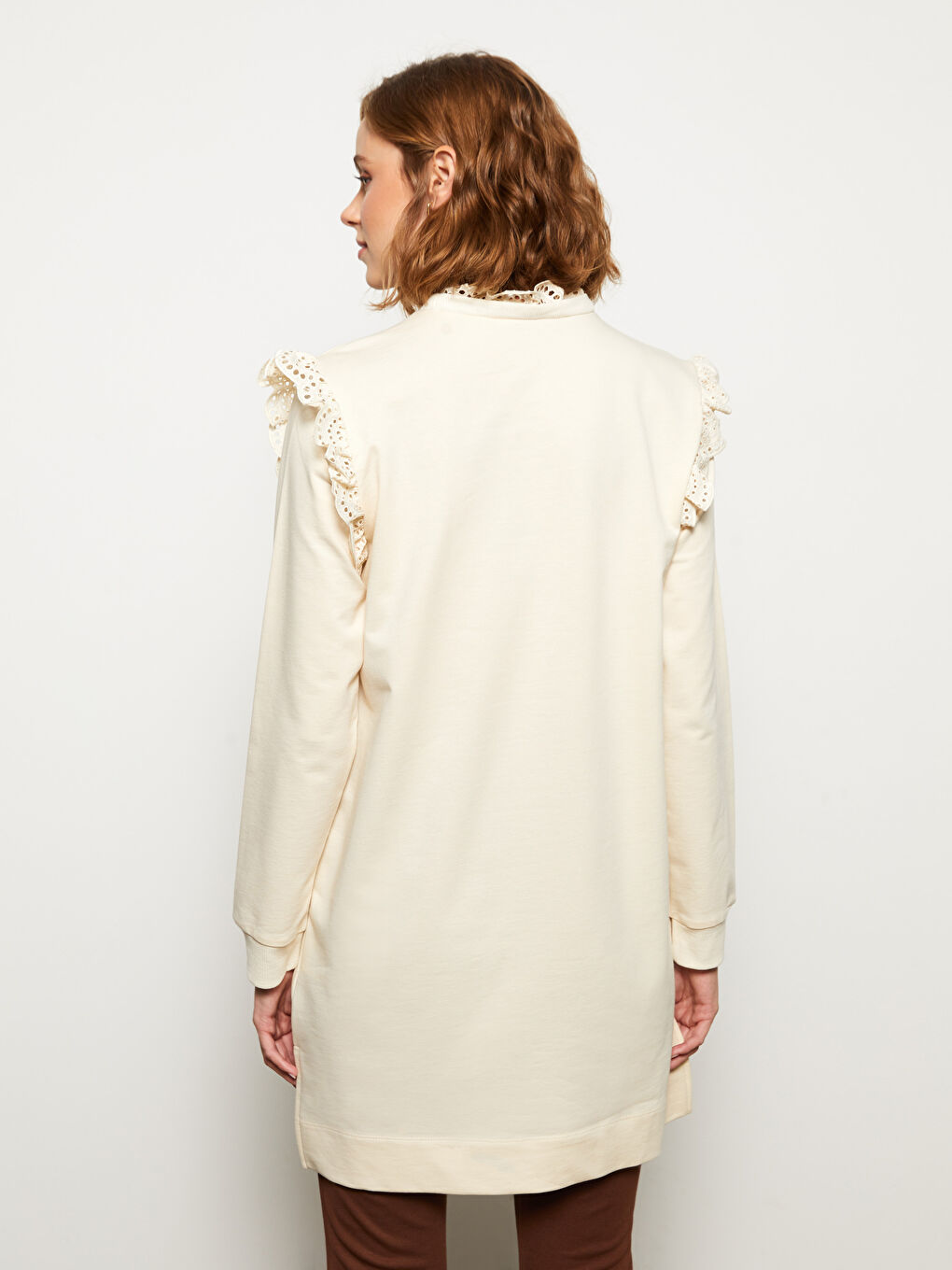 Ekru Dik Yaka Nakışlı Uzun Kollu Kadın Sweatshirt Tunik-4
