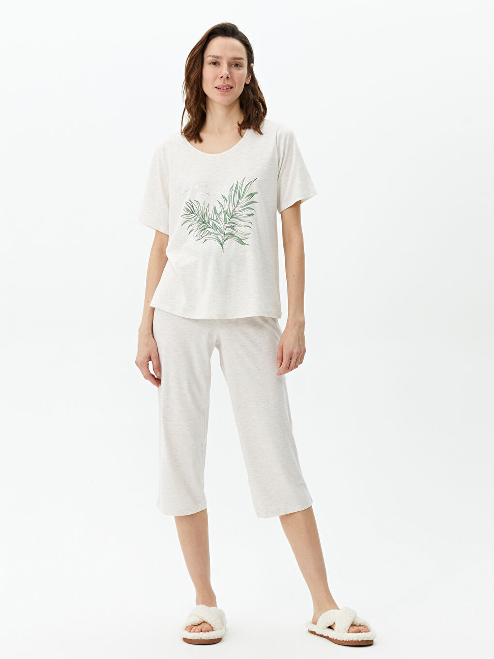 طقم بيجامة كابري كم قصير مطبوع بياقة دائرية للسيدات-2