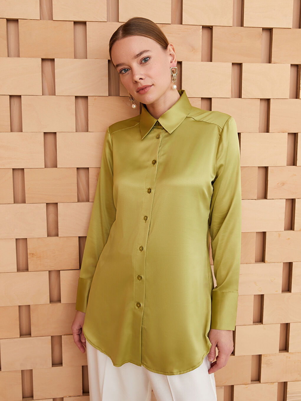 Yeşil Düz Uzun Kollu Saten Kadın Gömlek Tunik