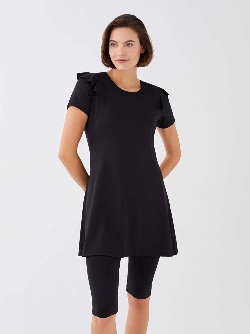 Siyah Bisiklet Yaka Düz Kısa Kollu Kadın Mayo Takımı