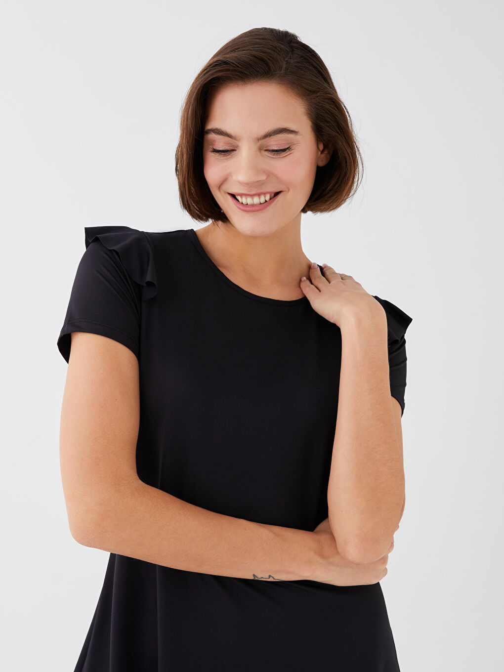 Siyah Bisiklet Yaka Düz Kısa Kollu Kadın Mayo Takımı-2