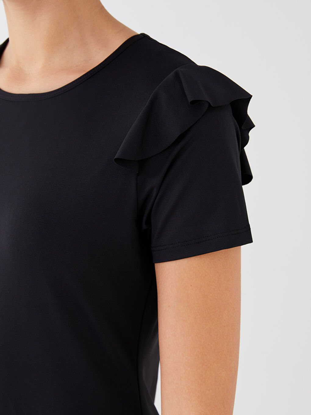 Siyah Bisiklet Yaka Düz Kısa Kollu Kadın Mayo Takımı-3