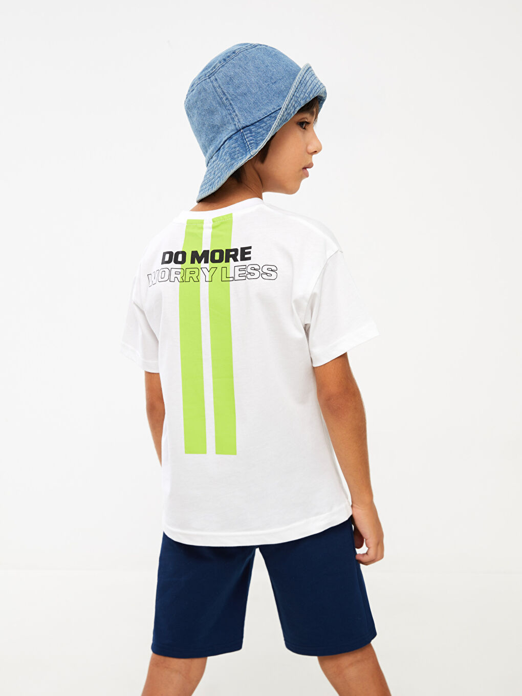 Beyaz Rahat Kalıp Bisiklet Yaka Baskılı Erkek Çocuk Tişört